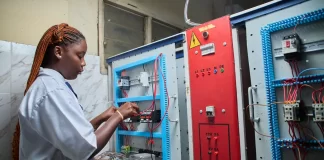 Jakie podzespoły elektroniczne są najczęściej używane w automatyce przemysłowej blelektronik.com.pl - 332-jakie-podzespoly-elektroniczne-sa-najczesciej-uzywane-w-auto.webp
